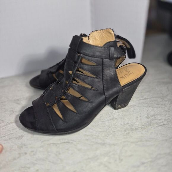 Black Naturalizer Heeled Dress Shoes Size 7.5 - Picture 3 of 11